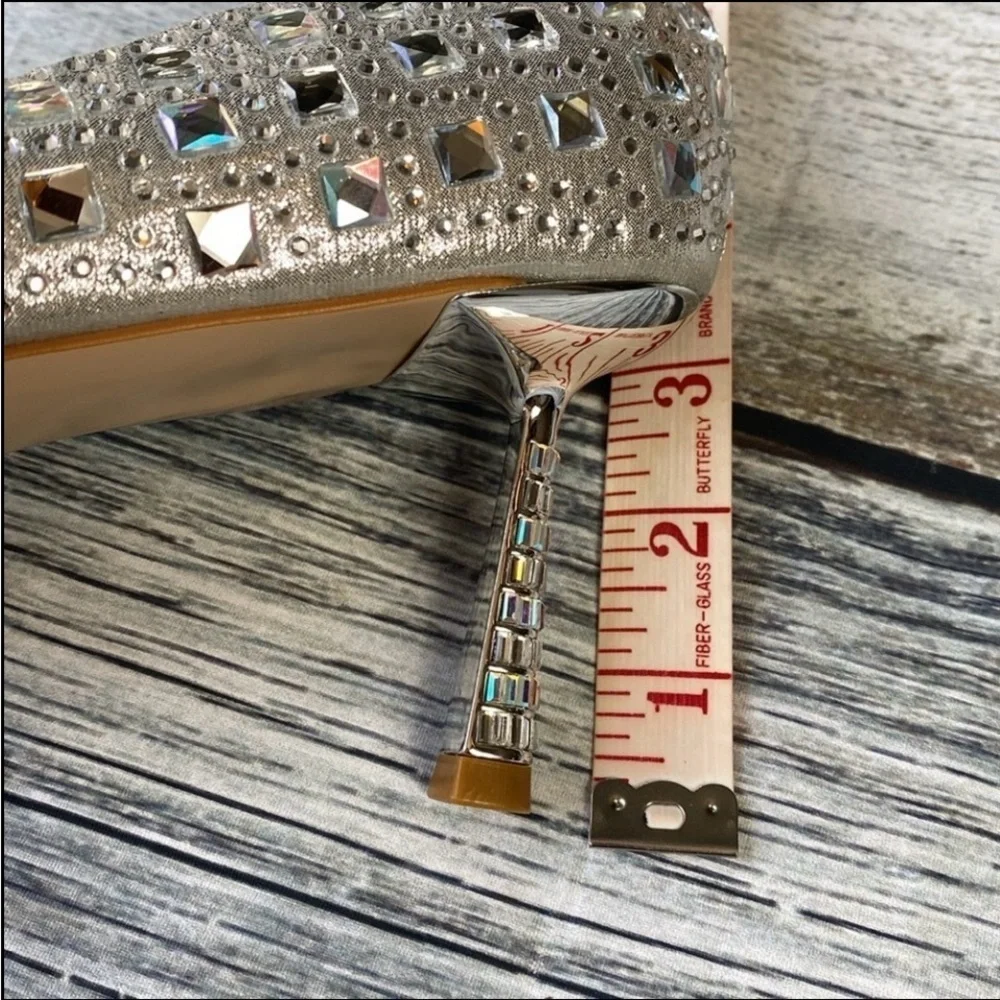 OMINE Women’s Pointed Toe Heels – Silver Rhinestone Embellished – Size 7